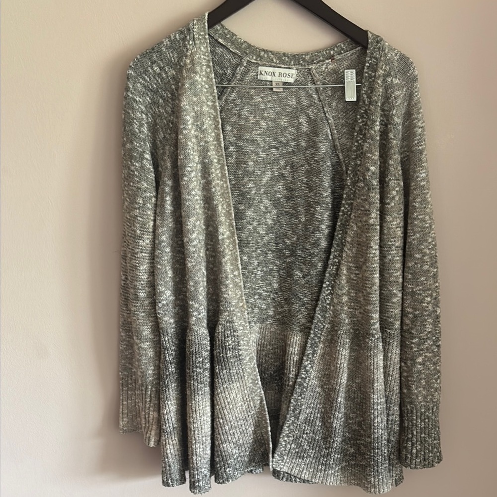 Knox Rose Gray Cardigan Sweater with V-Neck and Relaxed Fit